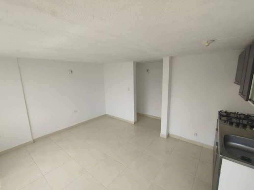 Casa de 6 alcobas en venta en Villas De Granada, Bogotá, 360 m² · foto 5 de 18