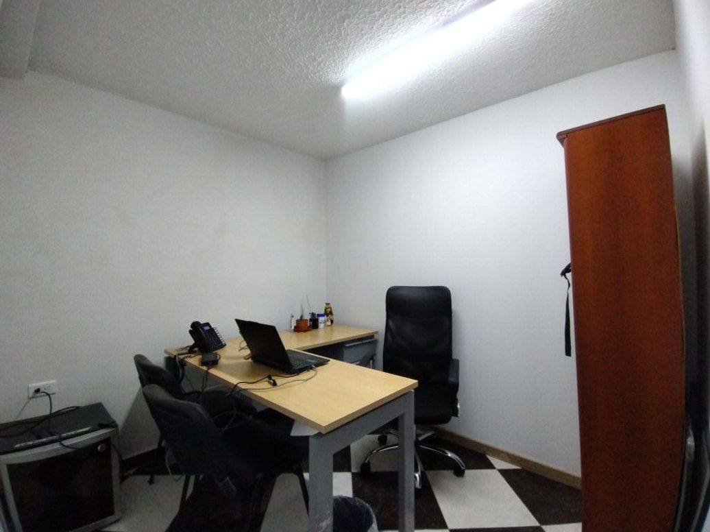 Casa de 6 alcobas en venta en Las Ferias, Bogotá, 225 m² · foto 10 de 20
