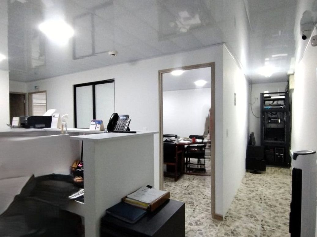 Casa de 6 alcobas en venta en Las Ferias, Bogotá, 225 m² · foto 15 de 20