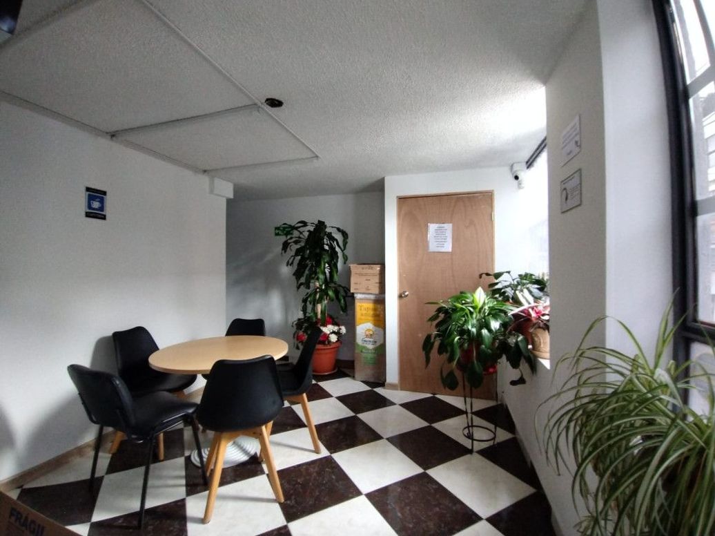 Casa de 6 alcobas en venta en Las Ferias, Bogotá, 225 m² · foto 7 de 20