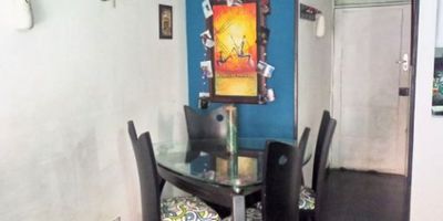 En venta departamento en Parque Residencial Puerto Nuevo, ubicado en Mosquera. El inmueble cuenta con 51.7 m2 totales distribuidos en 3 habitaciones, 2 baños, comedor, salón de eventos, juegos infantiles, gimnasio, Piscina, balcón, closets, cocina integral, zona de ropa. Año de construcción 2012. Con buenas vías de acceso y cercano a escuelas. Apto para mascotas. El edificio cuenta con servicios incluidos en la cuota de administración de $170,000.   DMT-403
