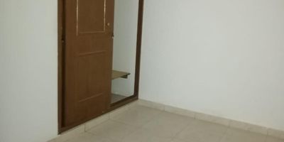 1 pis0 3 alcobas salacomedor cocina 1 baño parqueo para una moto en el antejardin