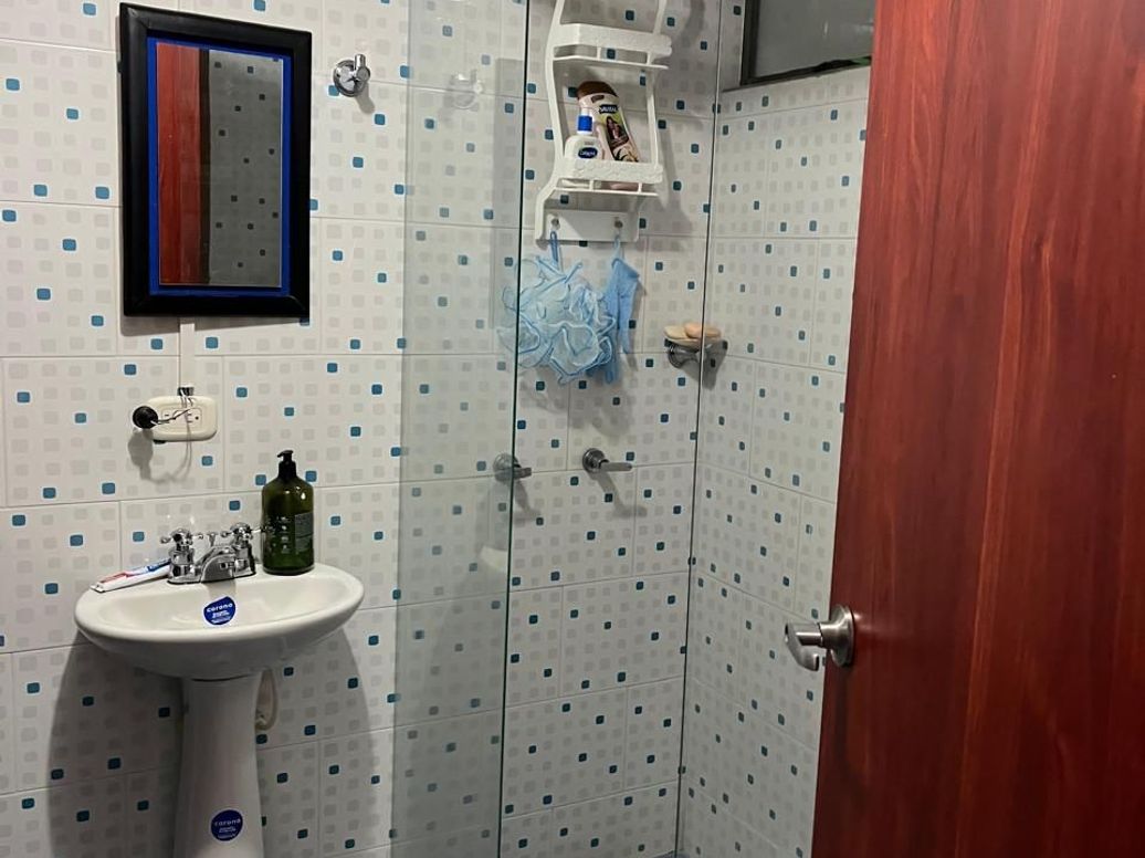 Casa de 5 alcobas en venta en San Cipriano, Bogotá, 200 m² · foto 12 de 18