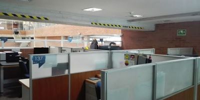 Excelentes oficinas, espacios amplios,  puestos de trabajo ergonómicos, planta eléctrica, cableado estructurado tipo seis, UPS