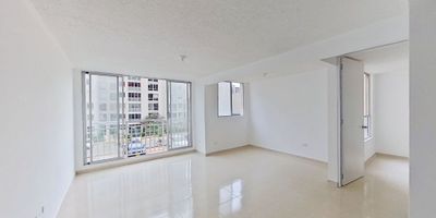 930FR3241
Se vende hermoso apartamento en el conjunto Perdiz, ubicado en Alameda del Río, Barranquilla. Ubicado en piso bajo, ofrece excelente vista, iluminación natural y ventilación. Cuenta con 2 habitaciones, 2 baños, cocina integral, zona de labores, sala-comedor y balcón. El conjunto cerrado dispone de vigilancia 24/7, parque infantil, salón social y piscina, ideal para vivir en familia. Cercano a centros comerciales, colegios, transporte y zonas de desarrollo. ¡Agenda tu visita y conoce esta gran oportunidad en una zona de alta valorización!
