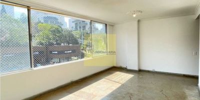 CODIGO:  9183FR987 Área 78.08m2, 3 alcobas, alcoba principal con baño y vestier, alcoba de servicio, 3 baños, cocina integral, sala comedor, closet de lino, gas natural, zona de ropas, pisos en retal de marmol la unidad esta ubicado en un sector exclusivo del poblado, cuenta con múltiples vías de acceso, cerca a la parroquia la Visitacion, mall la Visitacion entre otros, supermercados, colegios,  Además, cuenta con excelentes rutas de transporte.
