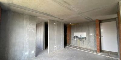 Rionegro El Porvenir, zona que se caracteriza por sus servicios a la comunidad, excelentes rutas de ingreso, ciclo ruta, cercanía con el Aeropuerto José María Cordova, Centros comerciales, colegios y universidades. en unidad cerrada, rodeada de verde, donde encuentra todos los servicios para la familia... piscina, juegos infantiles, parqueaderos privados y de visitantes. ¡Si planeas hacer una inversión revisa el precio, puede ser el menor en la oferta que encuentres allí!