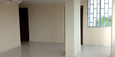 Excelente ubicación cerca a universidades y vías principales.
El apartamento cuenta con 2 alcobas 2 baños Cuarto y baño de servicio Baño social Cocina amplia Zona de labores independiente
Ideal para familias o estudiantes que buscan comodidad y fácil acceso a servicios