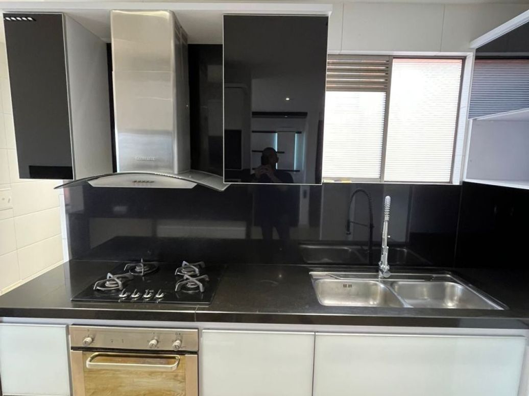 Apartamento de 6 alcobas en venta en La Calleja, Bogotá, 244 m² · foto 7 de 20