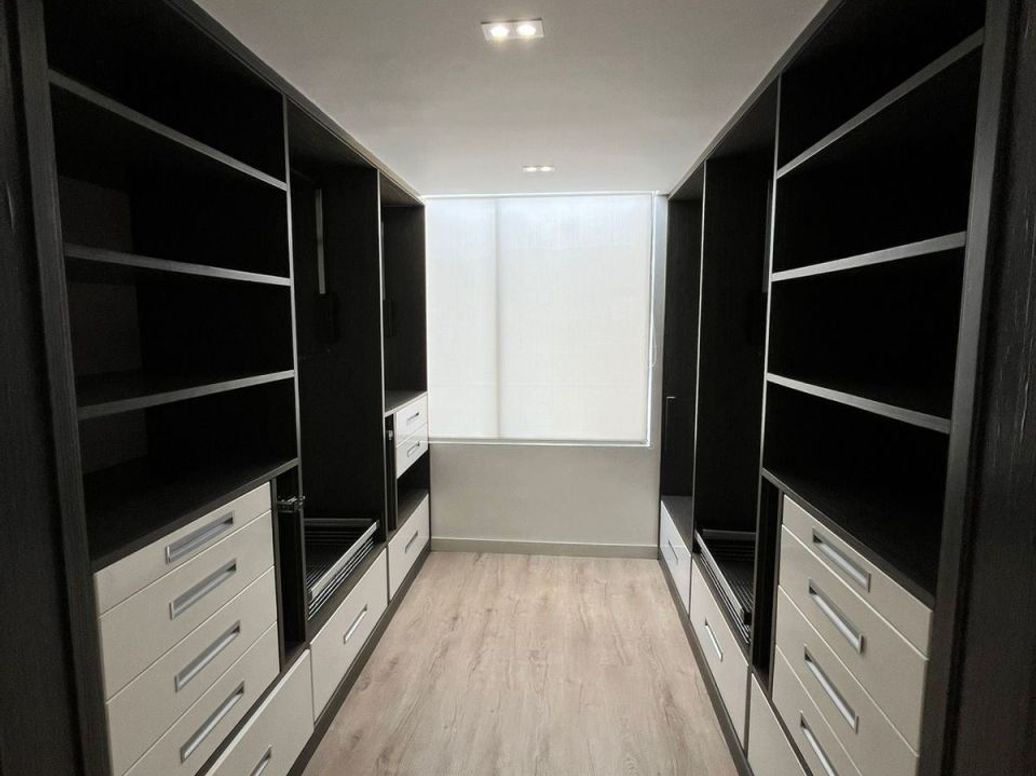 Apartamento de 6 alcobas en venta en La Calleja, Bogotá, 244 m² · foto 9 de 20