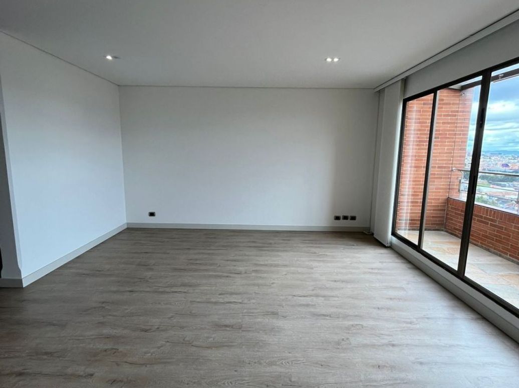 Apartamento de 6 alcobas en venta en La Calleja, Bogotá, 244 m² · foto 4 de 20