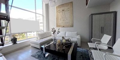 [ARR] ID HOUM: 156267

Entérate de todos los beneficios al arrendar con nosotros:
    • Asistencia e intermediación con el propietario
    • Firma tu contrato online
    • Arrienda sin burocracia, sin papeleos ni notarías

Departamento en arriendo, ubicado en el barrio Chicó Reservado, con una superficie construida de 107.00 m² y superficie total de 107.00  m². 

Sus principales características son:

    • No amoblado
    • 2 dormitorios
    • 3 baños
    • No Admite mascotas
    • 1 parqueadero
    • Año de construcción: 2012
            
Además, el inmueble cuenta con las siguientes amenidades:

    • Salón de eventos
    • Ascensor
    • Gimnasio
    • Lavandería

Si arriendas con nosotros, te brindamos asesoría personalizada durante todo el proceso.

Requisitos para arrendar con nosotros:

    • Arrienda sin codeudor*, fácil, rápido y seguro
    • Demuestra un ingreso mensual neto de al menos 2.5 veces el valor del arriendo (los ingresos mensuales se pueden complementar por las personas que vivirán en este inmueble)
    • Completa tu información básica y mándanos tus extractos bancarios o documentos que demuestren tus ingresos
    • No debes tener reportes negativos en centrales de crédito
        

IMPORTANTE:

    • Te invitamos a agendar una visita a esta propiedad
    • Si tienes alguna duda por favor puedes solicitar más información desde los portales como también contactarte directamente con nosotros
    
Más que una inmobiliaria, somos Houm.
*Aplican T&C