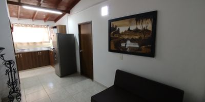 Apartaestudio acogedor para arriendo en el sector de Sabaneta. Ofrece espacios amplios, ventilados e iluminados, ideales para tu comodidad. Consta de 1 habitacion con closet, 1 bano, sala-comedor, cocina integral y zona de ropas. Tiene cercanias a la avenida las vegas, cuerpo de bomberos y buen acceso a transporte publico.