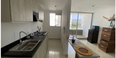 CÓDIGO 9318FR870 Apartamento Ubicado en un Quinto Piso. Cuenta con Tres Habitaciones, Dos Baños, Sala Comedor, Cocina Integral con Barra Estilo Americano, Zona de Labores, Balcón, Armarios Empotrados, Citófono, Aire Acondicionado, Depósito y Parqueadero. El Conjunto Ofrece Piscina, Turco, Zonas Verdes, Kiosko, Zonas Deportivas, Vigilancia y Área Infantil. SI ESTA PROPIEDAD ES DE SU INTERÉS, CONTÁCTENOS Y AGENDAMOS UNA CITA.

 
