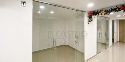 Local comercial primer piso ubicado en el sector Itagüí Santa Maria, nos ofrece una área de 5.9 metros aproximadamente, baño común, y piso en cerámica.
Los datos de los inmuebles promocionados en la página web están sujetos a cambio y verificación de disponibilidad.