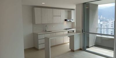 Excelente apartamento en renta en una de las urbanizaciones mas completas del sector, piso alto y con todas las comodidades necesarias para una pareja o una familia, clima fresco y con muchos sitios de interes cercanos