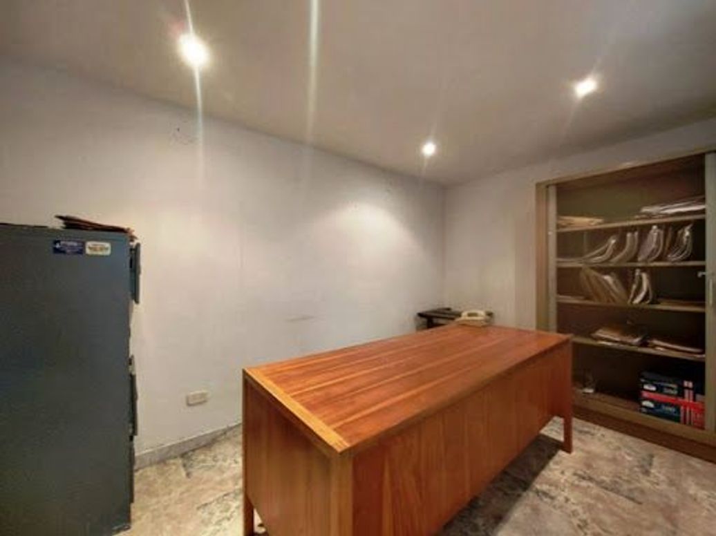 Casa de 11 alcobas en venta en Santa Barbara, Bogotá, 420 m² · foto 11 de 20