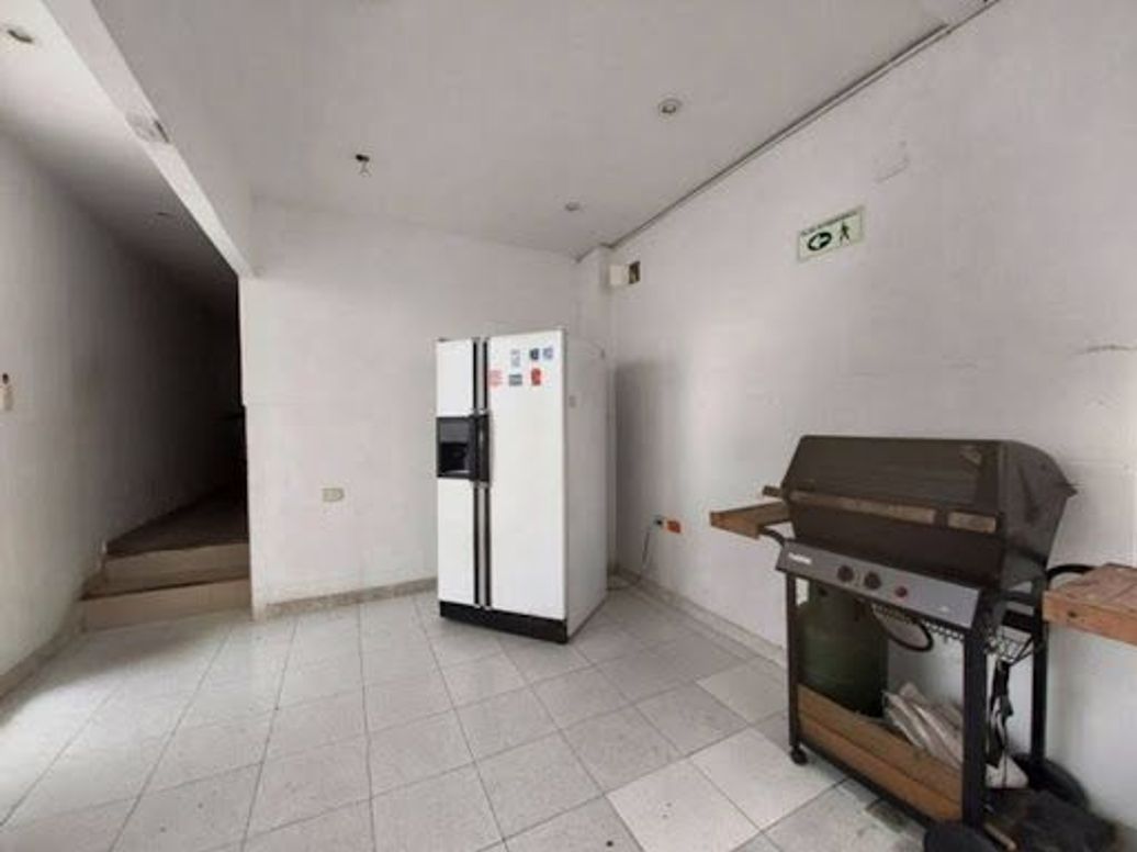 Casa de 11 alcobas en venta en Santa Barbara, Bogotá, 420 m² · foto 16 de 20
