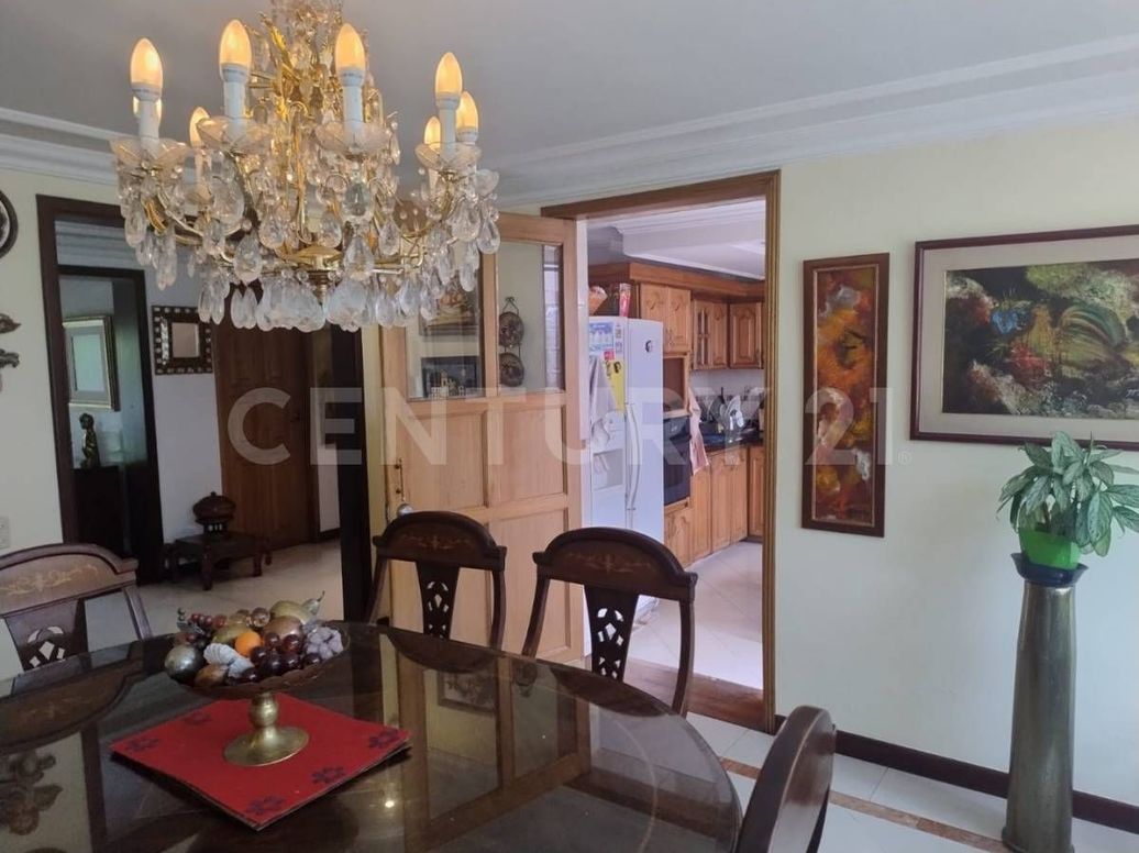 Casa de 5 alcobas en venta en Niza, Bogotá, 355 m² · foto 19 de 20