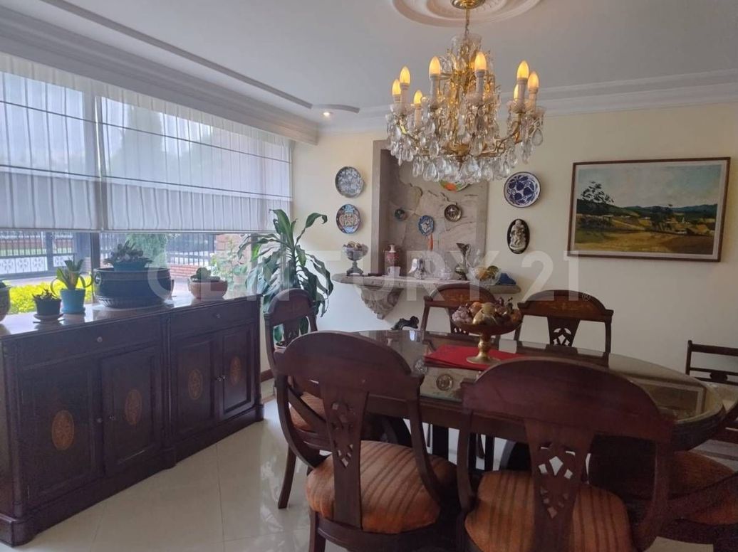 Casa de 5 alcobas en venta en Niza, Bogotá, 355 m² · foto 18 de 20