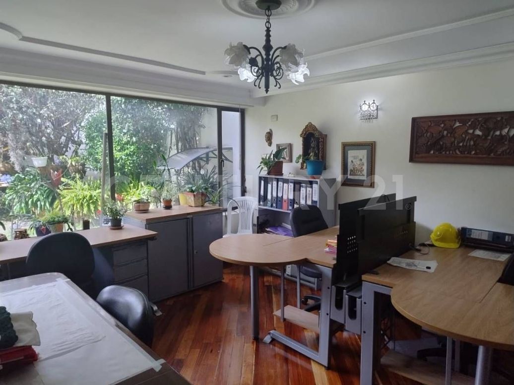 Casa de 5 alcobas en venta en Niza, Bogotá, 355 m² · foto 3 de 20