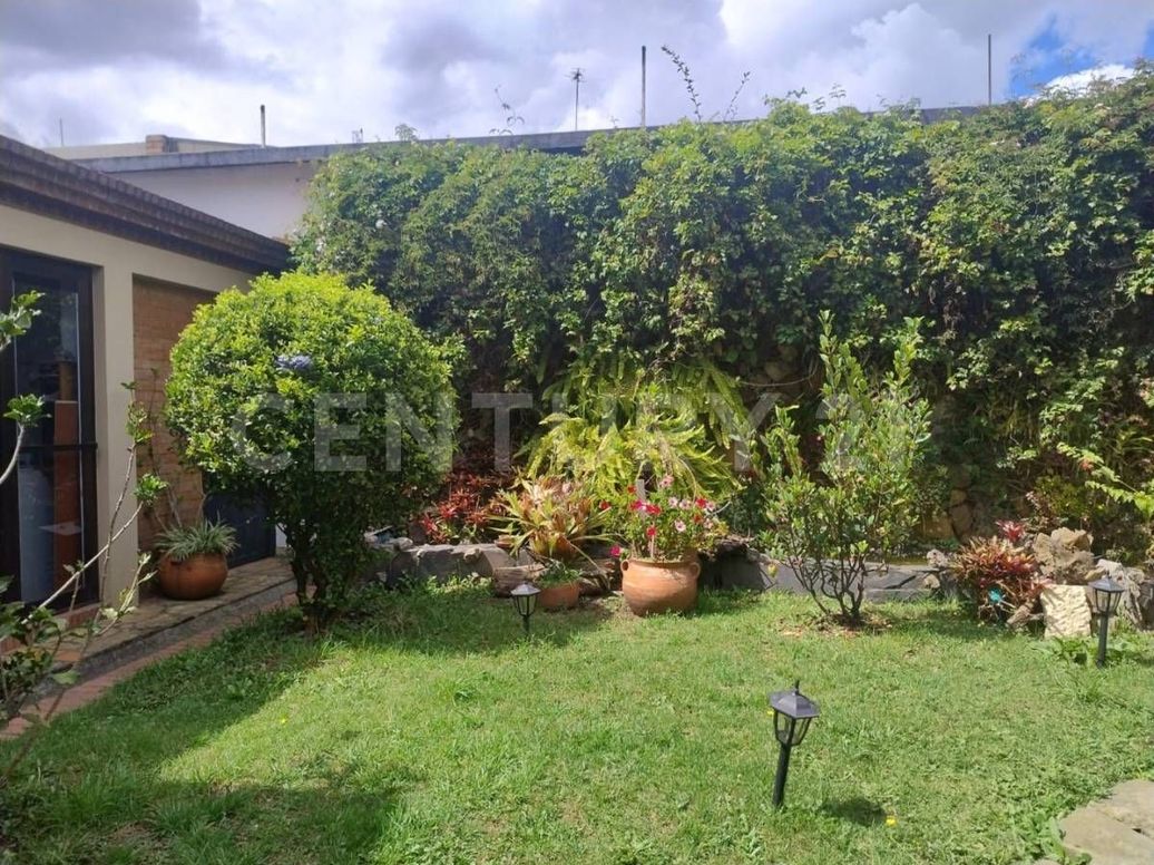 Casa de 5 alcobas en venta en Niza, Bogotá, 355 m² · foto 8 de 20
