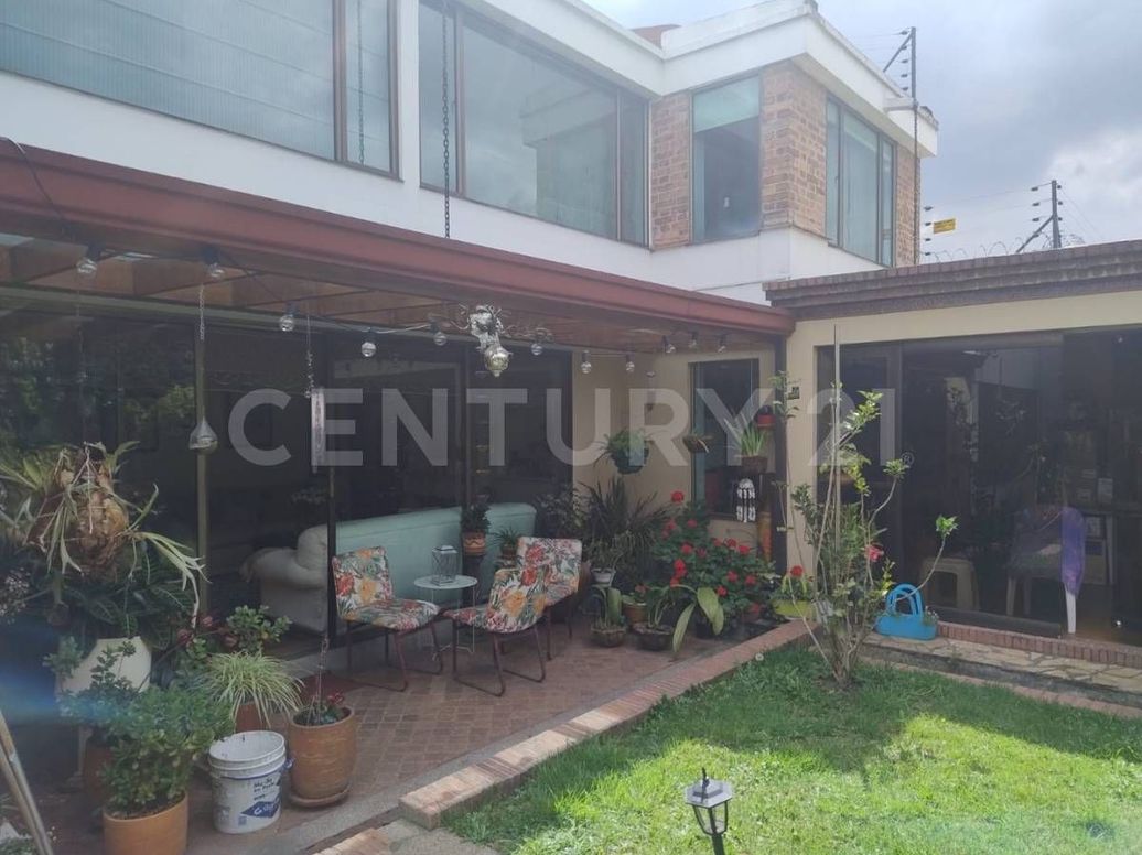 Casa de 5 alcobas en venta en Niza, Bogotá, 355 m² · foto 7 de 20