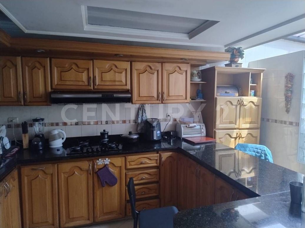 Casa de 5 alcobas en venta en Niza, Bogotá, 355 m² · foto 16 de 20