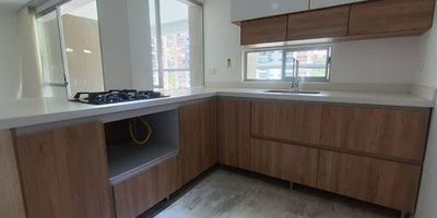 Con un area de (70 MT2), cuenta con 2 alcobas, 2 closet, 2 baños, balcon, sala-comedor, cocina integral, zona de ropas, red de gas, calentador, ademas cuenta con parqueadero privado.

UNIDAD COMPLETA: Portería 24 horas, piscina, ascensor, cancha deportiva, salón social, parqueaderos de visitantes, parque de niños, zona de mascotas, zonas verdes, gimnasio.

EXCELENTE UBICACION: A unas cuadras del EURO de los Bernal.
