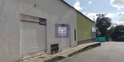 cod 5380 local de 34 metros, un ba?o auxiliar, pisos en ceramica. agua, luz y gas. valor del canon + iva