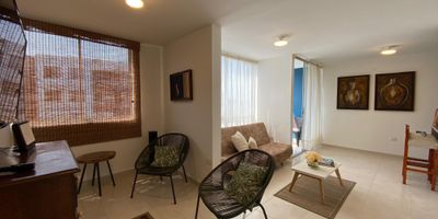 APARTAMENTO EN ARRIENDO MIRAMAR 61MT2
AMOBLADO
Consta de dos habitaciones
Estudio
Dos baños
Aire acondicionado
Balcón
Dos closet cortinas
Zonas sociales
Piscina
Planta eléctrica