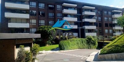 Vive rodeado de naturaleza y tranquilidad, Se vende hermoso apartamento en zona campestre, Si buscas paz, frescura y un entorno seguro para vivir, este apartamento es para ti Ubicado en un sector campestre privilegiado, rodeado de verde, aire puro y un ambiente ideal para desconectarte del ruido de la ciudad. Características del apartamento dos habitaciones amplias y luminosas, dos baños modernos, Sala comedor con excelente iluminación natural, Zona de ropas independiente, Espacios frescos y bien distribuidos, Acabados acogedores y funcionales.
Beneficios del entorno Ambiente natural y tranquilo, Aire puro y vistas verdes, Sector seguro y con excelente calidad de vida, Espacios para caminar y relajarse, Áreas comunes totalmente entregadas y disponibles para tu disfrute.
Perfecto para quienes desean una vida en calma, sin dejar de estar cerca de lo esencial.
Tu nuevo hogar campestre te está esperando.