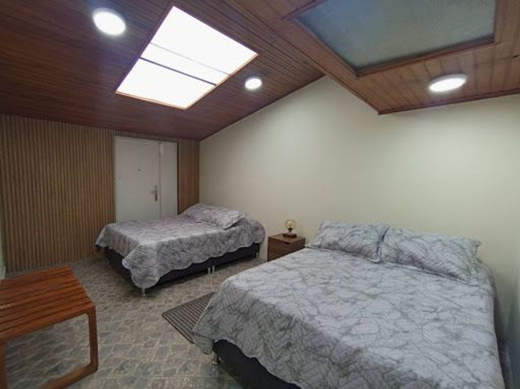 Casa de 6 alcobas en venta en Alhambra, Bogotá, 255 m² · foto 4 de 20
