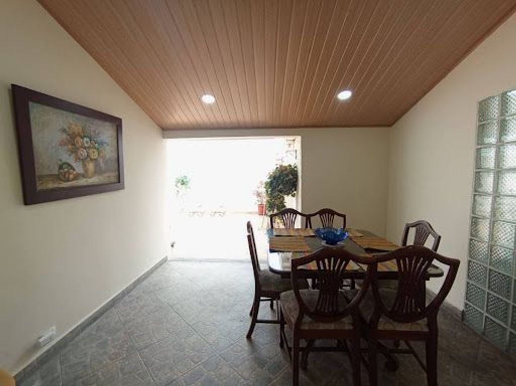 Casa de 6 alcobas en venta en Alhambra, Bogotá, 255 m² · foto 7 de 20