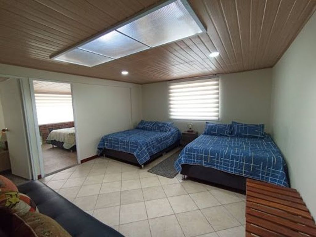 Casa de 6 alcobas en venta en Alhambra, Bogotá, 255 m² · foto 12 de 20