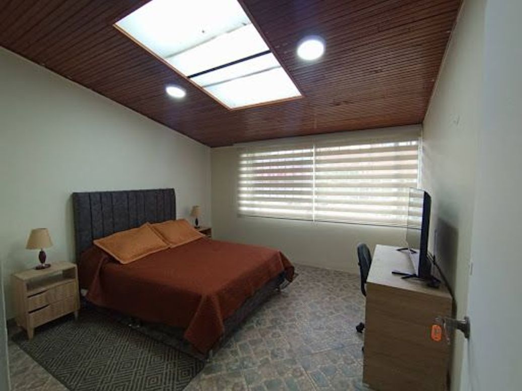 Casa de 6 alcobas en venta en Alhambra, Bogotá, 255 m² · foto 6 de 20