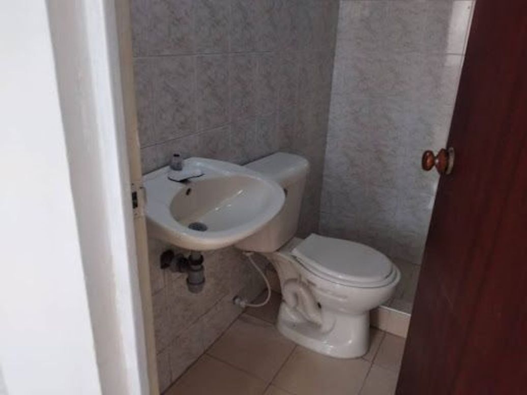 Casa de 5 alcobas en venta en Hipotecho, Bogotá, 139 m² · foto 11 de 20