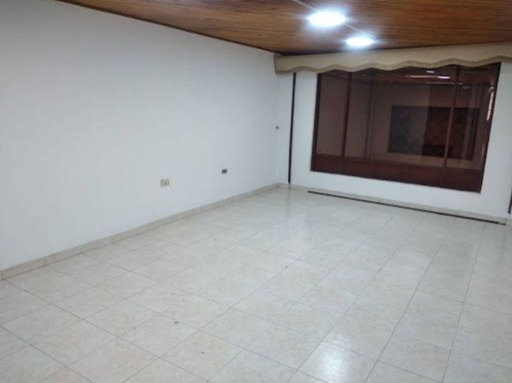 Casa de 5 alcobas en venta en Hipotecho, Bogotá, 139 m² · foto 15 de 20