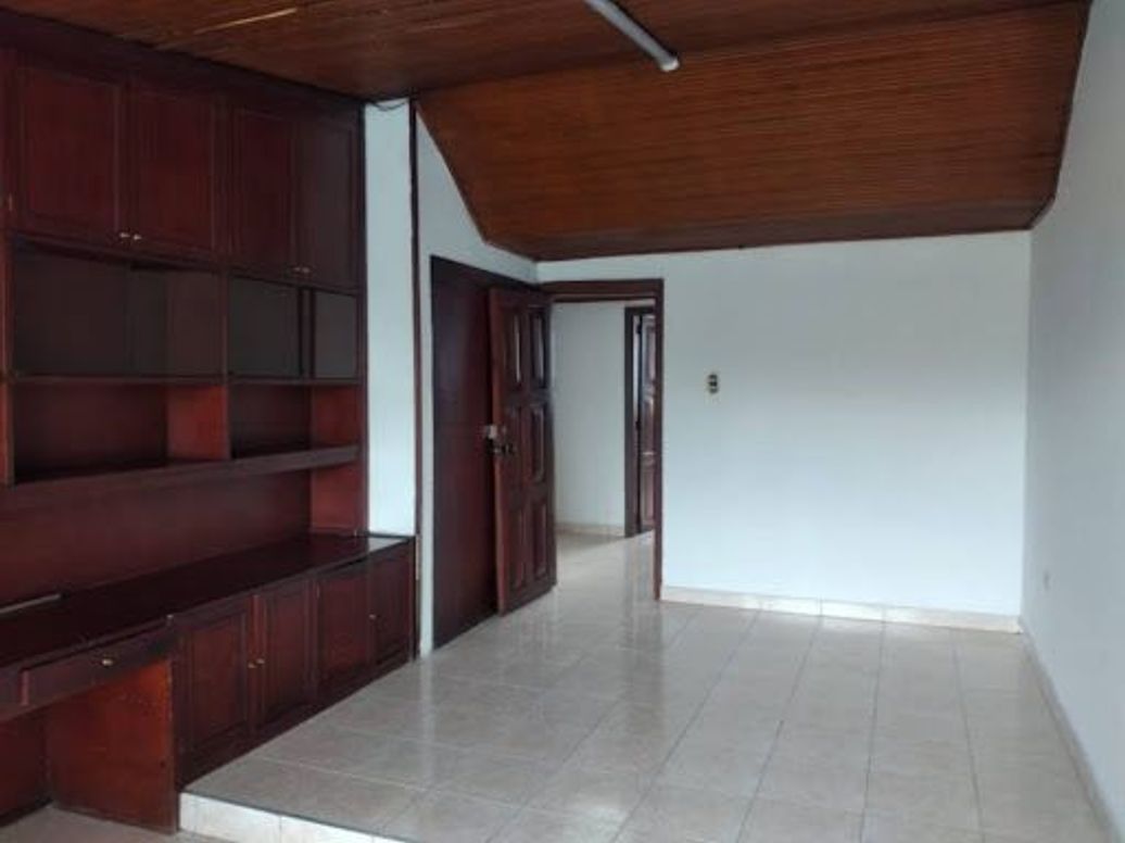 Casa de 5 alcobas en venta en Hipotecho, Bogotá, 139 m² · foto 16 de 20