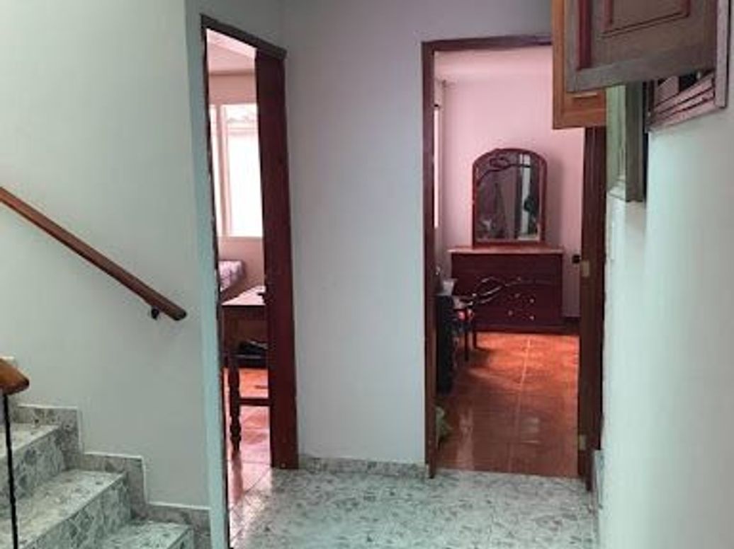 Casa de 8 alcobas en venta en Suba Centro, Bogotá, 288 m² · foto 4 de 10