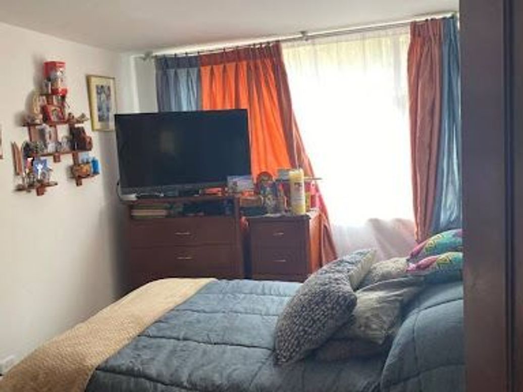 Casa de 8 alcobas en venta en Suba Centro, Bogotá, 288 m² · foto 2 de 10