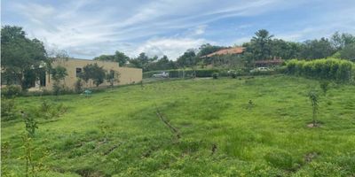Se vende hermoso lote campestre en conjunto cerrado. Ubicado a 1 km de Viterbo (Caldas)

 

Lugar tranquilo, seguro y campestre. Ideal para personas que buscan un verdadero descanso lejos de la ciudad. La topografía de lote es ideal por que permite construir una casa campestre con espectacular vista. YA CUENTA CON LICENCIA DE CONSTRUCCIÓN, puedes construir inmediatamente. El conjunto cuenta con sendero, areas sociales, kiosco, porteria, rodeado de una hermosa vegetación.

 

Llamanos, agenda tu cita, haz que las cosas pasen. El lugar ideal que tu familia se merece cel 3128312584.

 

 
