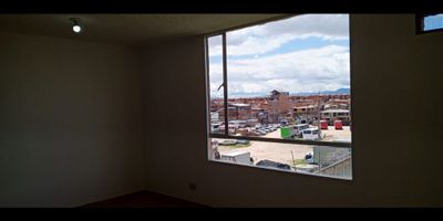 VENTA DE APARTAMENTO EN SOACHA
PRECIO DE VENTA
$117.000.000
Código Inmueble : 4785358
Conjunto: La Ilusion 2  / Direccion : Carretera 18F # 1-34
Barrio: Hogares
41 mts²
02 Habitaciones
01 Baño
Parqueadero visitantes
Conjunto Cerrado con porteria
Piso: 5 Torre: 3
Sala de Estar/Estudio
Salón Comunal
Zona De NiñosVerdes
Tramitamos tu crédito inmobiliario
Asesor Comercial Edward Chirinos
NID 33974497813
