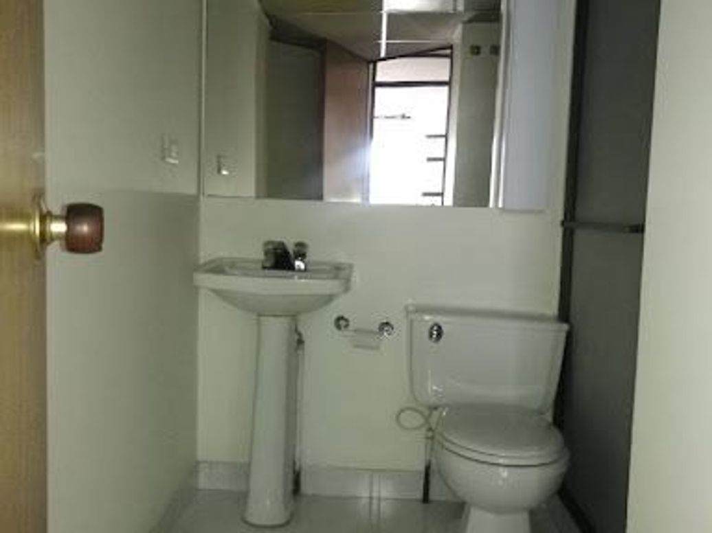 Apartamento de 2 alcobas en arriendo en Autopista Sur, Bogotá, 68 m² · foto 5 de 9