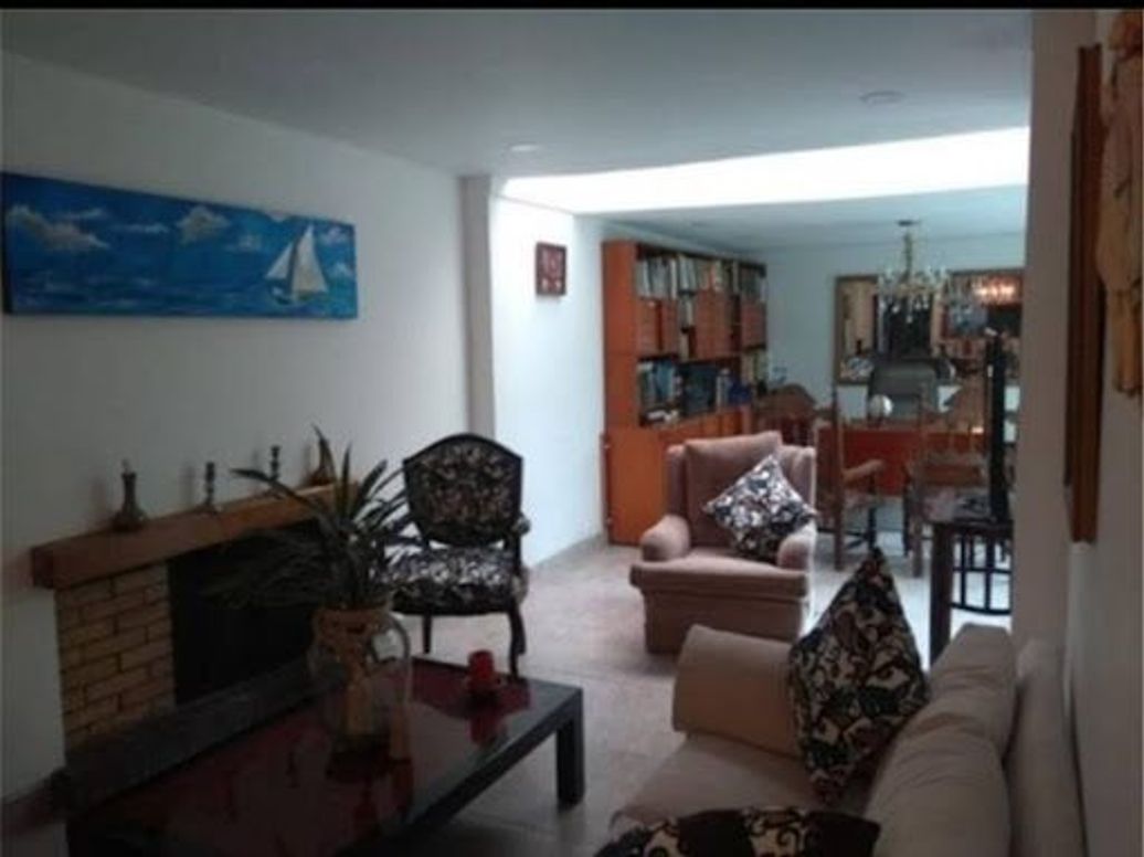 Apartamento de 2 alcobas en venta en Santa Barbara Oriental, Bogotá, 135 m² · foto 3 de 11