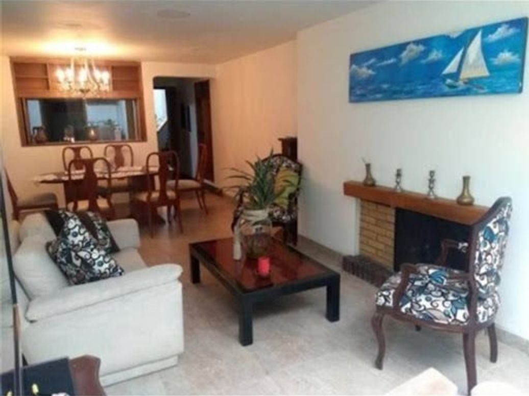Apartamento de 2 alcobas en venta en Santa Barbara Oriental, Bogotá, 135 m² · foto 2 de 11