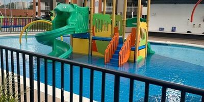 Vendo   hermoso apartamento al sur de Cali,  Conjunto Residencial Margarita Vivero piso 1
 con parqueadero propio
 Venta de Hermoso Apartamento con Acabados de Lujo
 Sala–comedor amplia e iluminada con salida a un balcón externo, fresco y sin sol de la tarde.
 Habitación principal con clóset y balcón privado.
 Zona de estudio o segunda habitación, ideal para teletrabajo o visitas.
 Cocina integral moderna con excelentes acabados.
 2 baños totalmente terminados y funcionales.
 Parqueadero propio para mayor comodidad y seguridad.
 Diseño moderno con acabados de lujo en todos los espacios.

Un hogar elegante, confortable y con excelente distribución para disfrutar en familia.
parqueadero propio, la unidad tiene piscina para adultos y niños, salón de eventos, juegos para niños , zona BBQ   y coworking.
Contactame ahora y agenda tu visita! no dejes pasar esta oportunidad!!