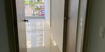 APARTAESTUDIO EN ARRIENDO PARAISO 47MT2
Tiene tres habitaciones
Dos baños
Sala comedor
Cocina
Zona de lavandería
Parqueadero privado
Piscina
Parque infantil
Gimnasio
Salón de juegos
Salón social
Ascensor