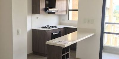 Se arrienda apartamento para estrenar en rionegro sector barro blanco, piso 6, cuenta con 2 alcobas, 2 baños, sala comedor, cocina integral, zona de ropas, excelente vista campestre, cuenta con parqueadero privado excelentes acabados, sector tranquilo, facilidad de transporte, cerca a comercio, aeropuerto, porteria 24 horas, zonas húmedas.