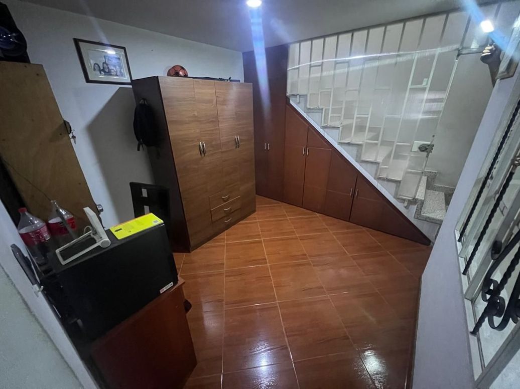 Casa de 6 alcobas en venta en La Cabaña, Bogotá, 288 m² · foto 9 de 20